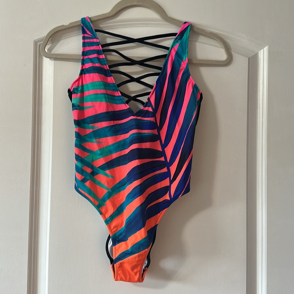 Victoria’s Secret tropical print One-Piece Swimsuit NWOT SIZE LARGE